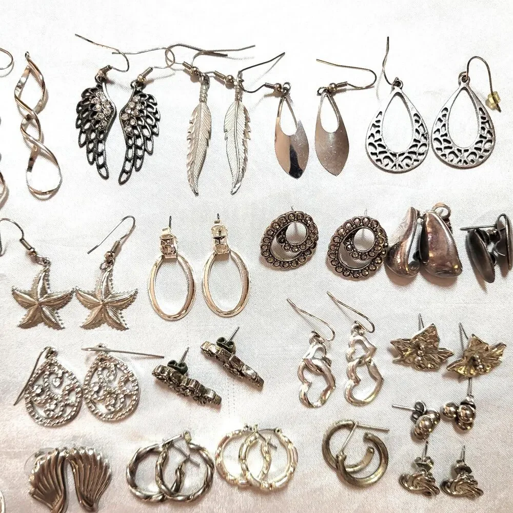 20+ Pc Vtg 2000s Y2K Silvertone Pierced Earrings Lot Mixed Styles Hoops Dangles